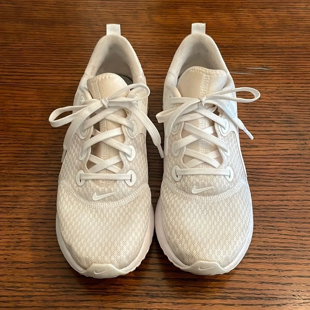 Nike React Women’s white sneakers size 7Y